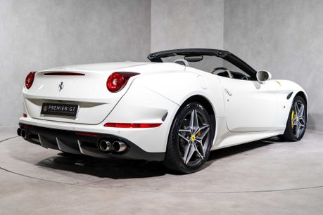 Ferrari California T. MAGNERIDE SUSPENSION. BESPOKE INTERIOR. TWO-TONE BODYWORK. CARPLAY. 4