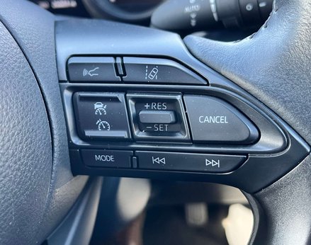 Toyota Yaris 1.5 Yaris Dynamic HEV CVT 5dr 55