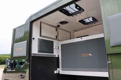 Renault Master BRAND NEW 3.5 TON STALLION BUILD EXTREME HEAVY DUTY HORSEBOX FROM SEEKER  43