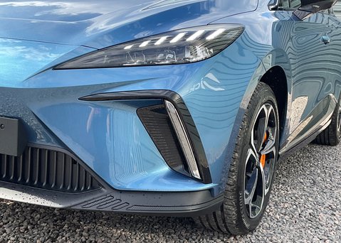 MG MG4 EV 64kWh XPOWER AWD 5