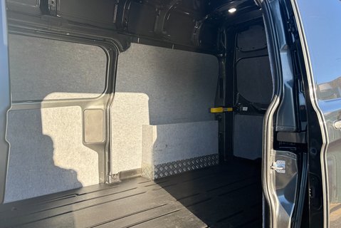 Ford Transit Custom 300 L2 H2 Limited 130 ps Panel Van 9