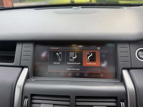 Land Rover Discovery Sport 2.0 Discovery Sport HSE Dynamic Luxury TD4 Auto 4WD 5dr 57