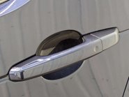 Land Rover Discovery 3.0 Discovery HSE TD6 Auto 4WD 5dr 30