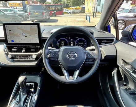 Toyota Corolla 1.8 Corolla Design HEV CVT 5dr 19
