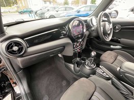 Mini Hatch 1.5 Cooper Sport 3dr 17