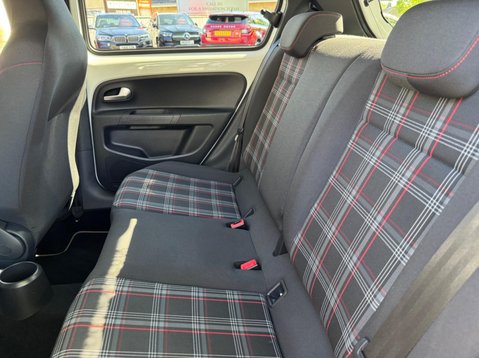 Volkswagen Up GTI 36