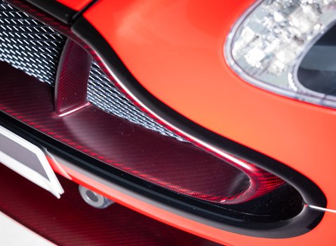 Aston Martin V12 Vantage S Roadster 34