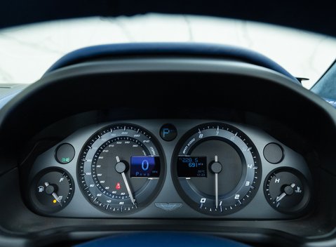 Aston Martin Vanquish Zagato Speedster 21