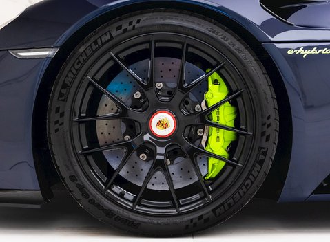 Porsche 918 Spyder Weissach 10