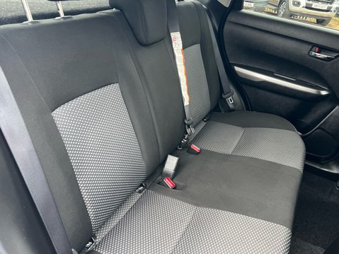 Suzuki Vitara SZ-T MHEV 39