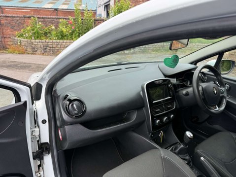 Renault Clio 0.9 Clio Iconic TCe 5dr 10