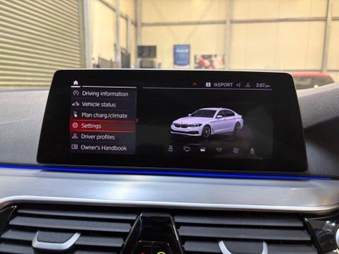 BMW 5 Series 2.0 530e 12kWh SE Auto Euro 6 (s/s) 4dr (17in Alloy) 38
