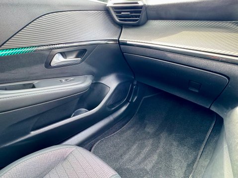 Peugeot 208 PURETECH ALLURE S/S 40