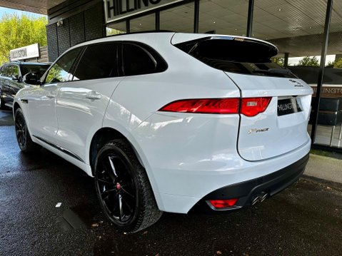 Jaguar F-Pace 2.0 D180 Chequered Flag Auto AWD Euro 6 (s/s) 5dr 11