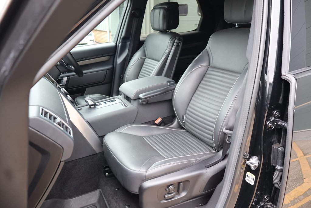 Land Rover Discovery R-DYNAMIC HSE MHEV 7 seater genuine Land Rover seats  20