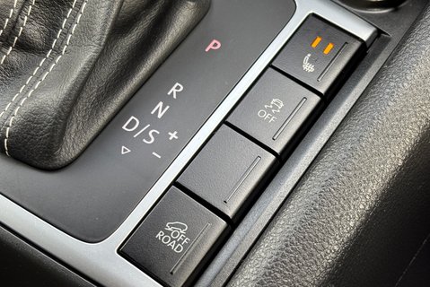 Volkswagen Amarok V6 258 Tdi DSG Aventura Black Edition 4Motion with Roller Shutter 29