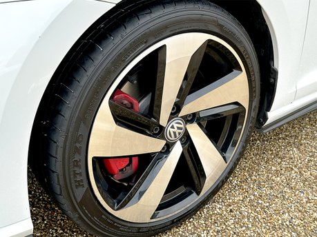 Volkswagen Golf GTI PERFORMANCE TSI DSG 39