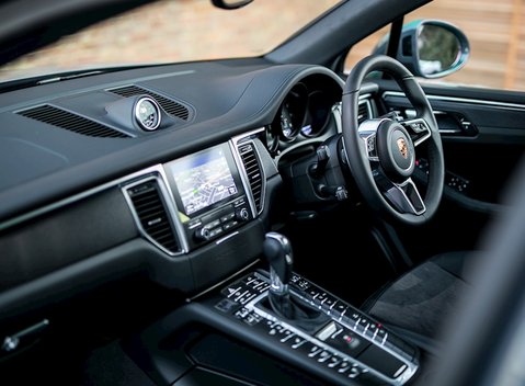 Porsche Macan GTS 31