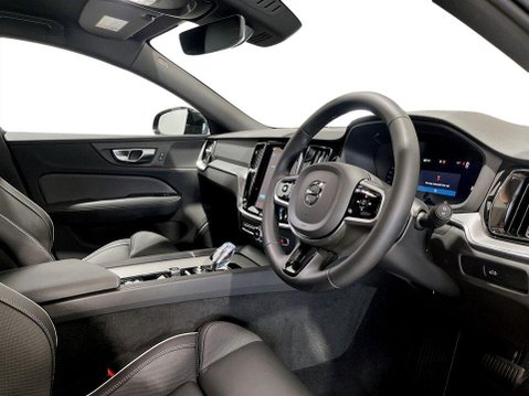 Volvo V60 2.0 B4 MHEV Plus Estate 5dr Petrol Hybrid DCT Auto Euro 6 (s/s) (197 ps) Cr 12