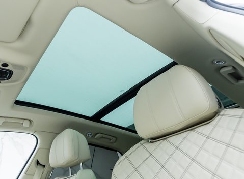 Bentley Bentayga V8 First Edition LHD 19