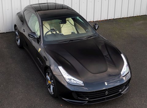 Ferrari GTC4 Lusso 8