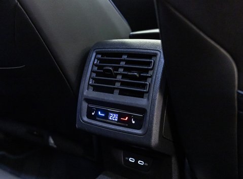 Volkswagen Golf R TSI 4MOTION 22