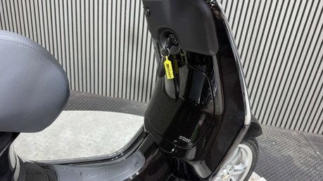 Piaggio Vespa Primavera 2026 ONLY 1K STUNNING 125CC SCOOTER 1 OWNER 18