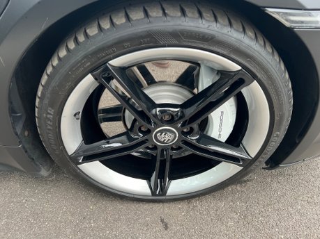 Porsche Taycan 500kW Turbo 93kWh 4dr 14