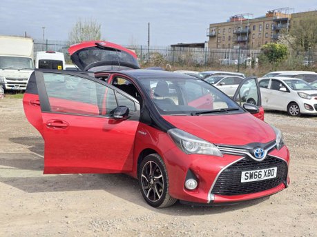 Toyota Yaris 1.5 VVT-h Design Hatchback 5dr Petrol Hybrid E-CVT Euro 6 (101 ps) 6