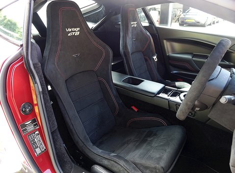 Aston Martin Vantage GT8 13