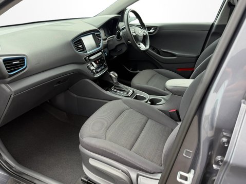 Hyundai IONIQ PREMIUM MHEV 2
