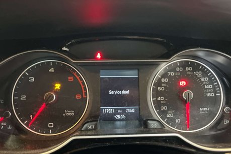 Audi A4 2.0 TDI Black Edition Saloon 4dr Diesel Manual Euro 5 (s/s) (177 ps) 8