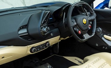Ferrari 488 Spider 17