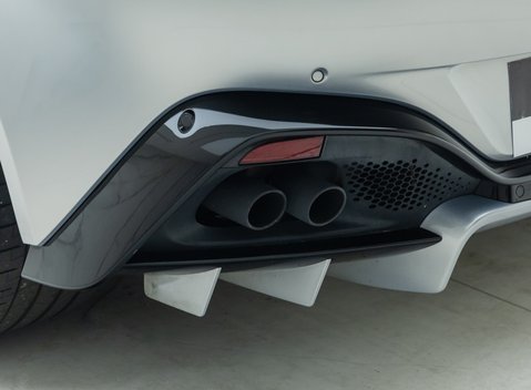 Aston Martin V8 Vantage 27