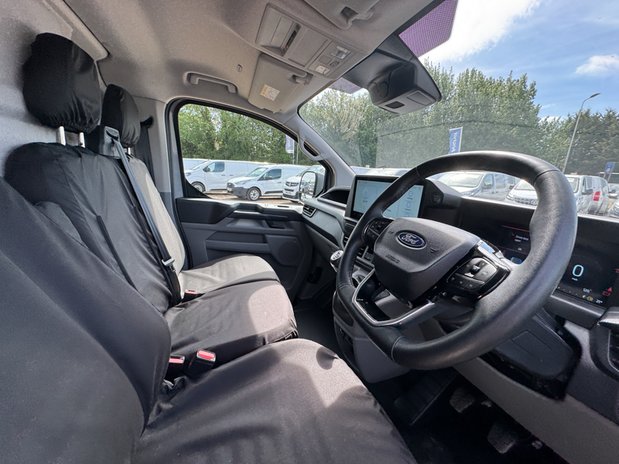 Ford Transit Custom SWB L1H1 [SOLD CM] Low Roof Trail 320 Air Con Alloys Sensors EURO 6 NO VAT 15