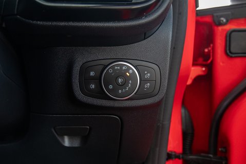 Ford Fiesta TITANIUM MHEV 16