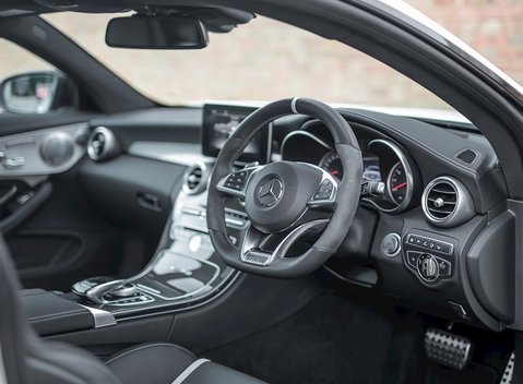 Mercedes-Benz C Class C63 S Coupe 11