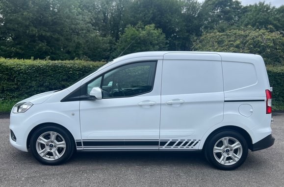 Ford Transit Courier LIMITED L1 EURO 6 VAN 11