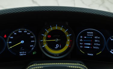 Porsche 911 GT3 TOURING (992) 19