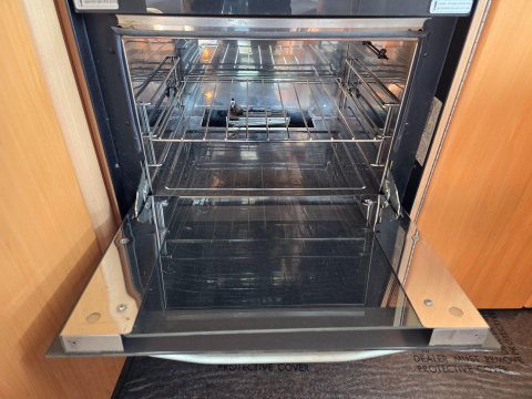 Auto-Sleepers Nuevo Eton 39