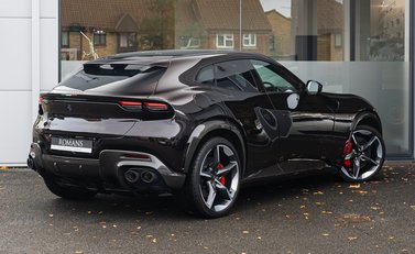 Ferrari Purosangue 4