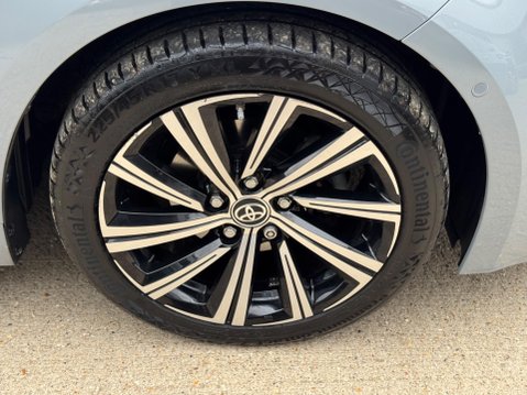 Toyota Corolla 1.8 VVT-h Design Touring Sports CVT Euro 6 (s/s) 5dr 52