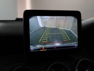 Mercedes-Benz GLA GLA 180 URBAN EDITION 36