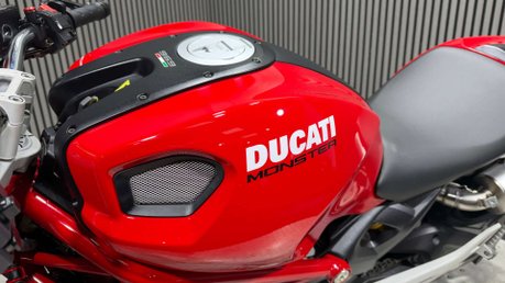 Ducati Monster 696 2011 ONLY 5K SERVICED WARRANTY 696CC LONG MOT VERY CLEAN NAKED 42