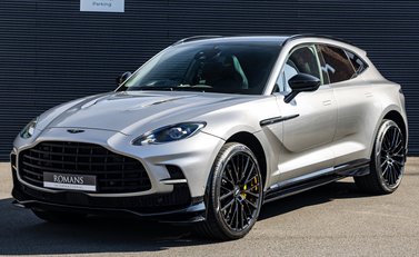Aston Martin DBX 707 2