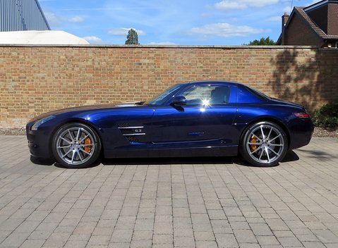 Mercedes-Benz SLS AMG 5