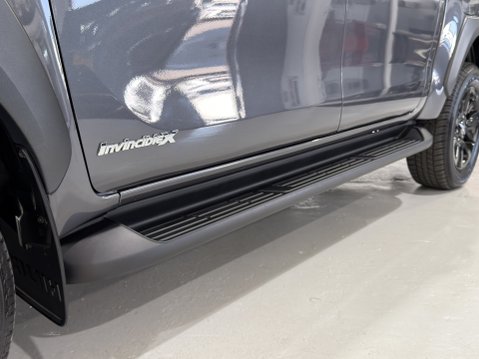 Toyota Hilux INVINCIBLE X 4WD 48V MHEV AUTO 76