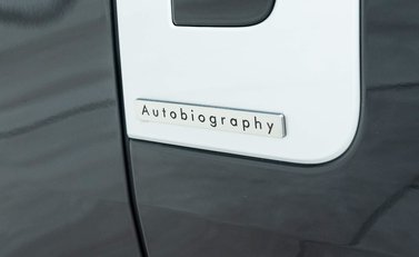Land Rover Range Rover P530 Autobiography LWB 24
