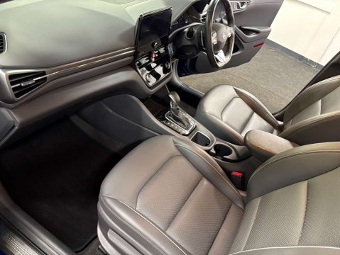 Hyundai IONIQ 1.6 IONIQ Premium SE FHEV Semi-Auto 5dr 46