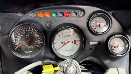 Triumph Sprint 2000 32K RUNNING SPORTS TOURER COMMUTER PROJECT BIKE 955CC 10